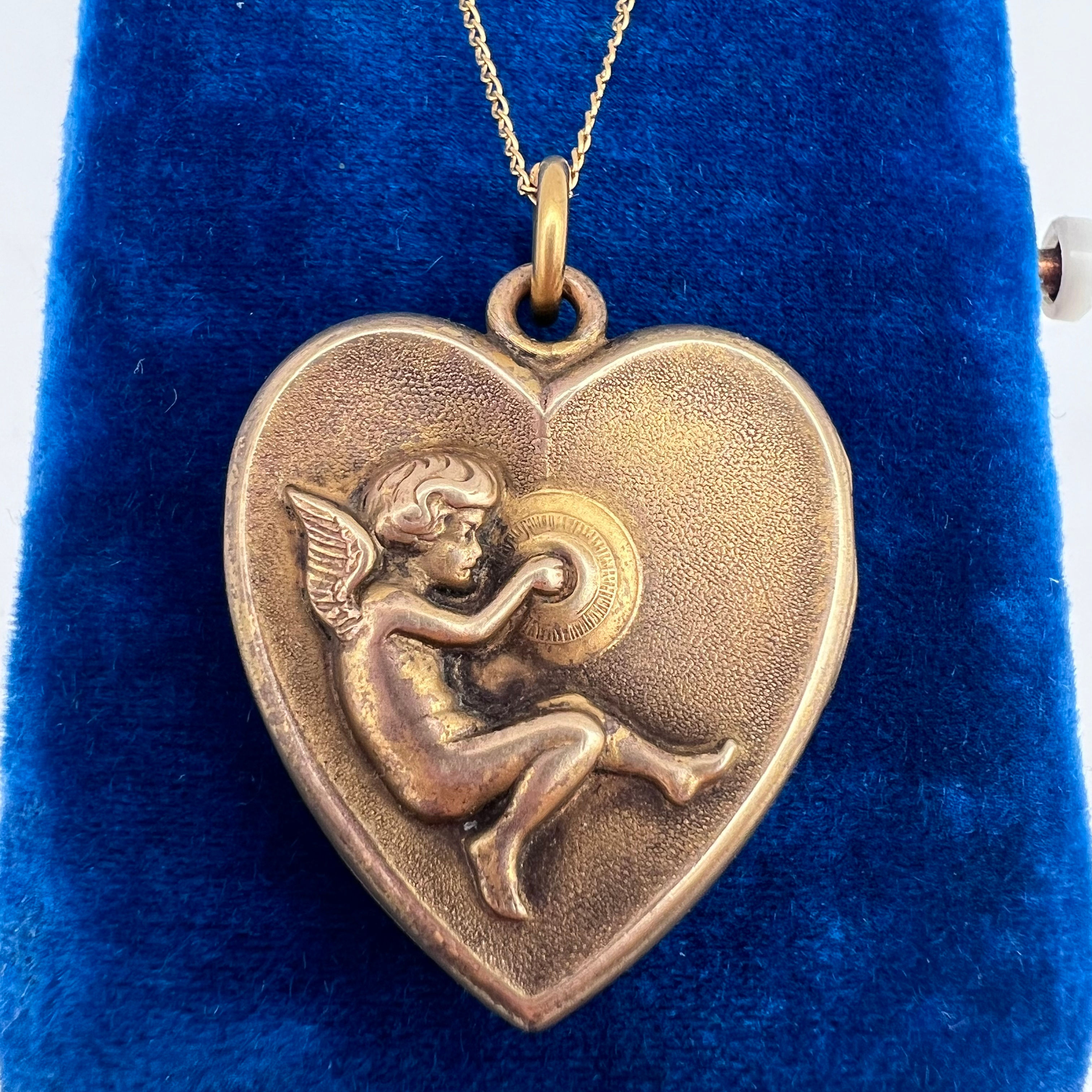 Antique Wightman & Hough Co. Gold Filled Angel Heart Locket | Early 1900s
