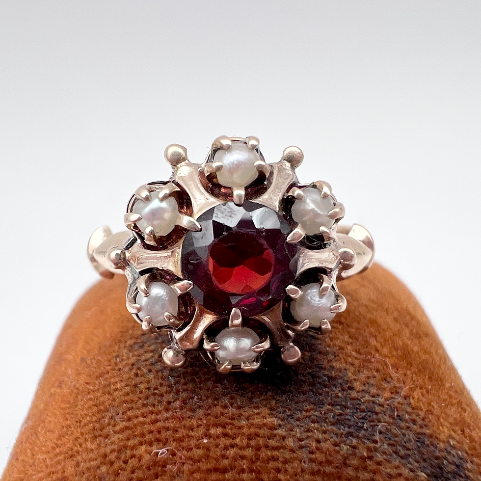 Thumbnail: Antique 10K Yellow Gold Garnet & Seed Pearl Ring