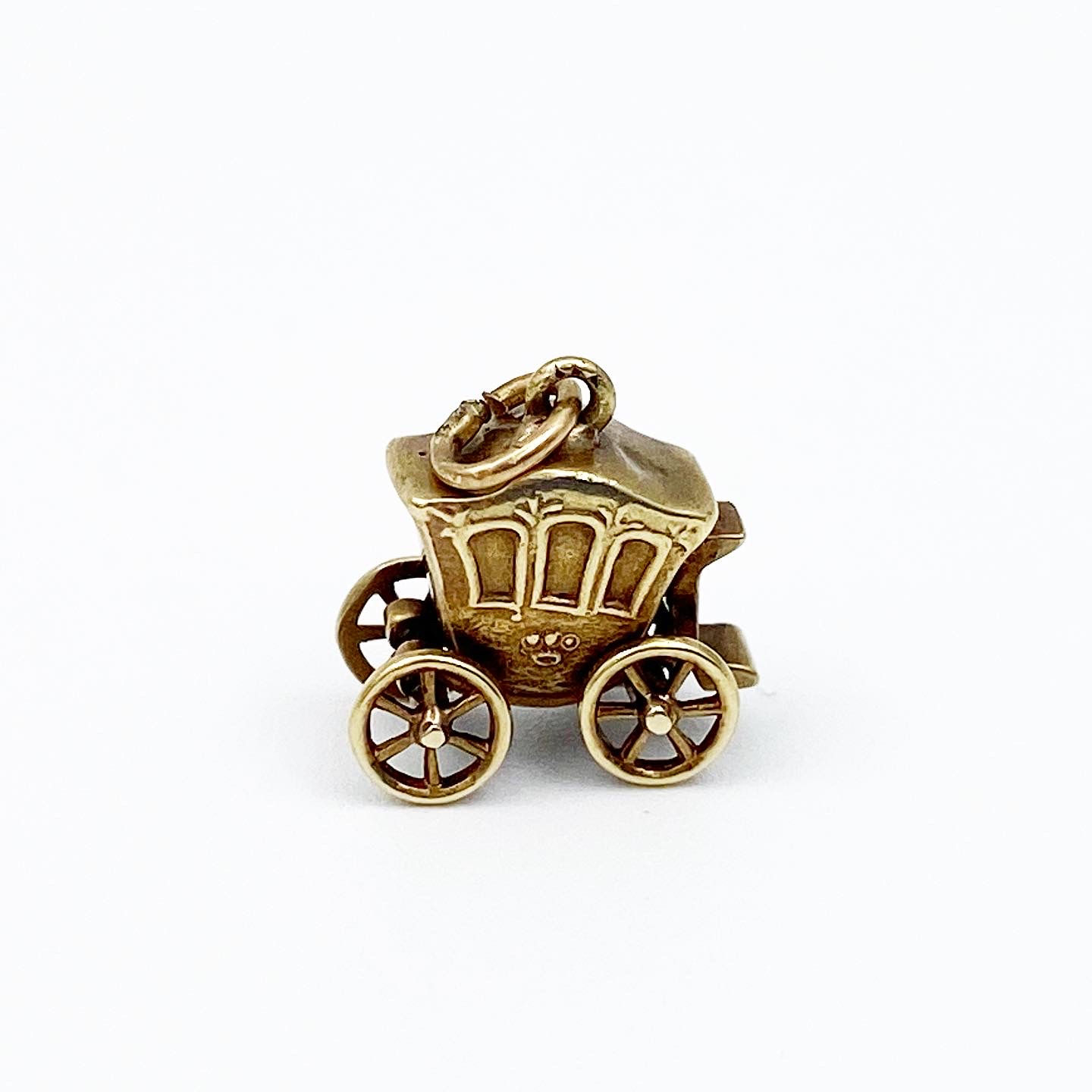 14k Carriage Charm With Movable Wheels