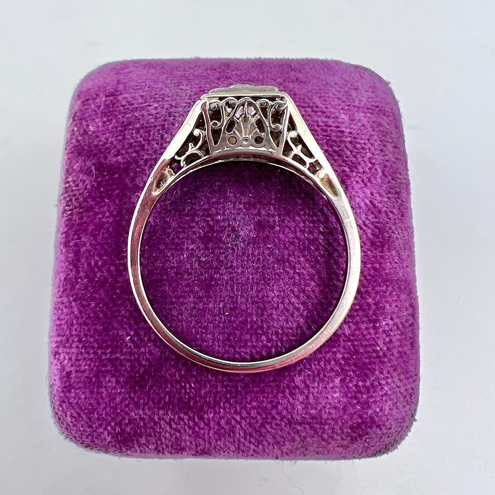 Thumbnail: Antique 18K White Gold Diamond Ring