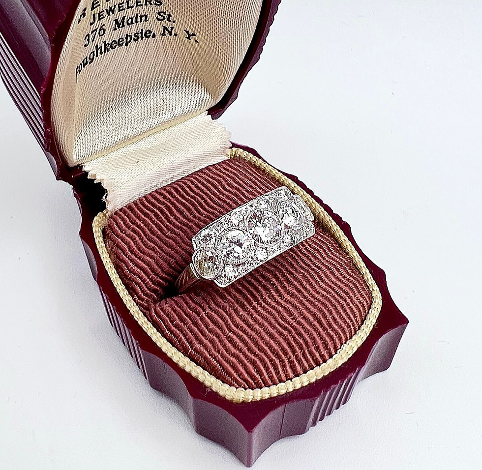 Thumbnail: Art Deco 1.18 Carat Diamond Ring