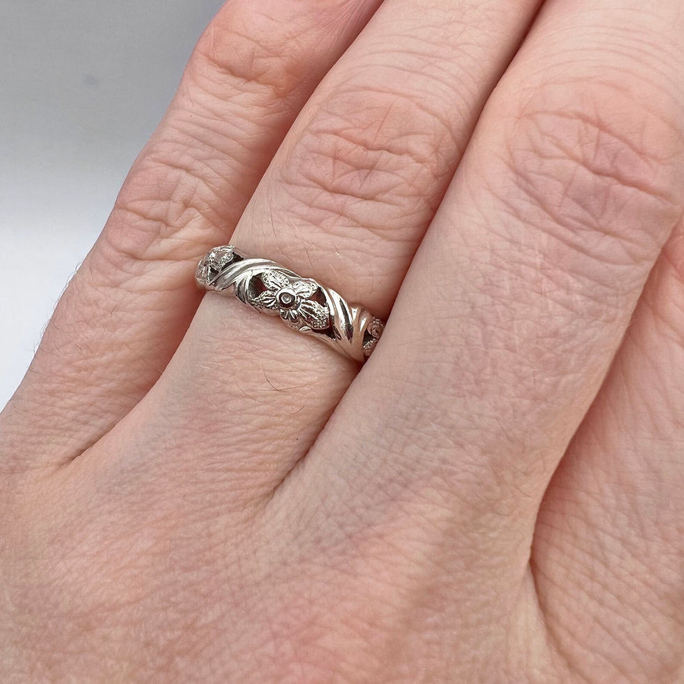 Thumbnail: 18K White Gold Floral Wedding Band