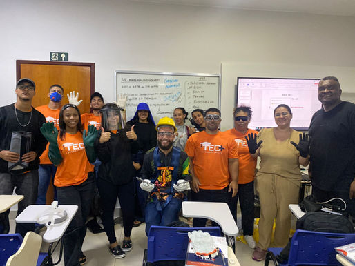 Aula Pratíca em Patrocínio: estudantes aplicam o uso correto de EPIs