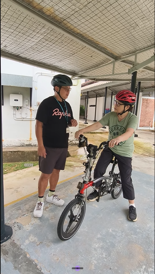 Eugene Tour Guide guiding a beginner brompton rider in a confidence ride session