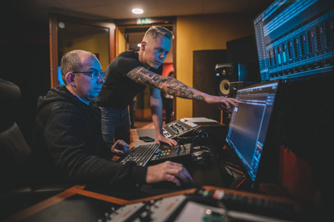Milan Šatník - studio - Deep4You - Pardubice - Pavel Hlaváček - photo Jakub Misík.jpg