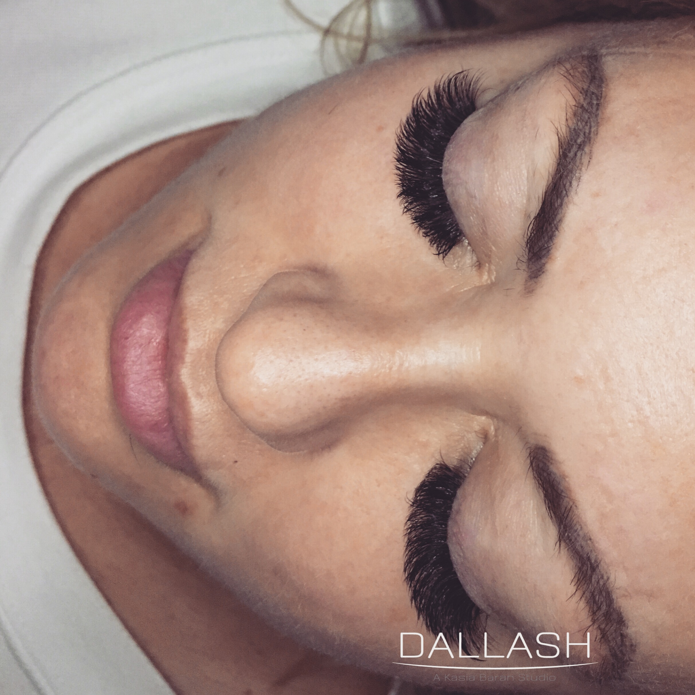 RUSSINA VOLUME Volume lashes-lashes-mega volume-russina volume-dallas lashes- dallash-eyelash extens