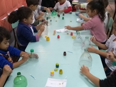 Jardim A - Professora Milene
Brinquedos e brincadeiras