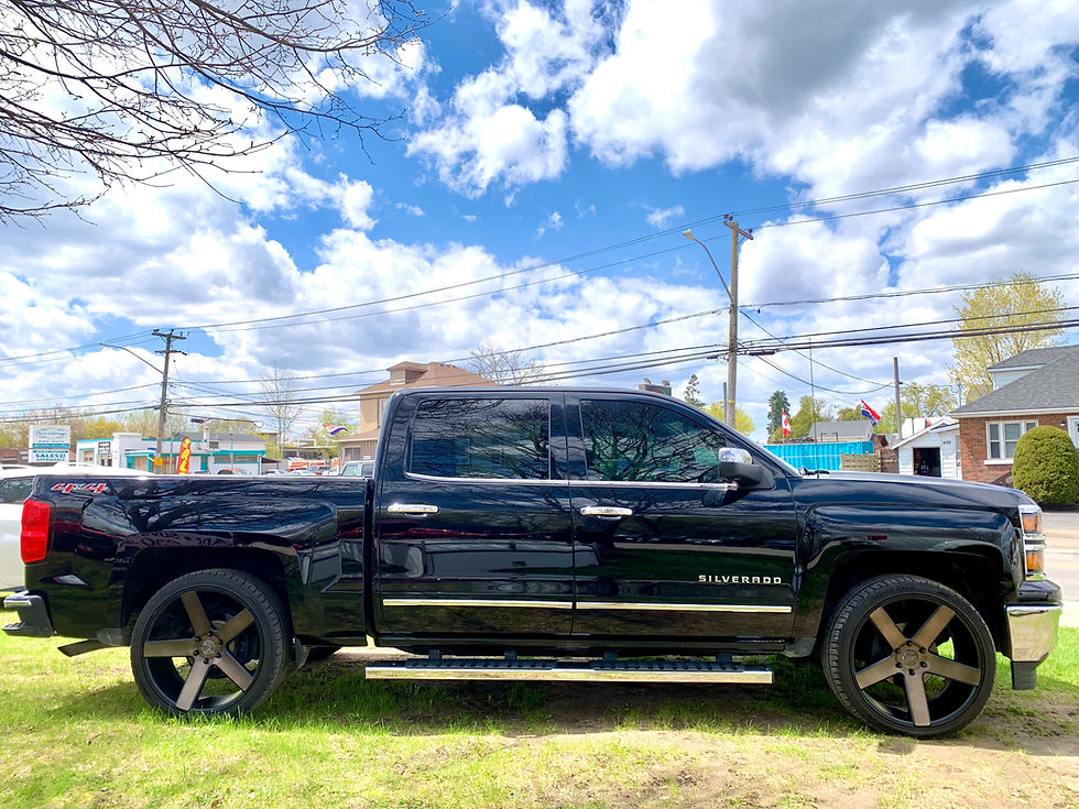 Thumbnail: 2015 CHEVROLET SILVERADO LTZ LOW KMS