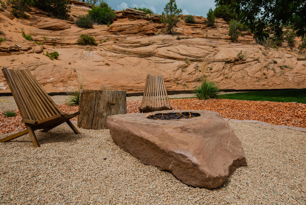 Relaxing Zion Glamping Resort Hotel with patio and firepits - Cave Lakes Canyon