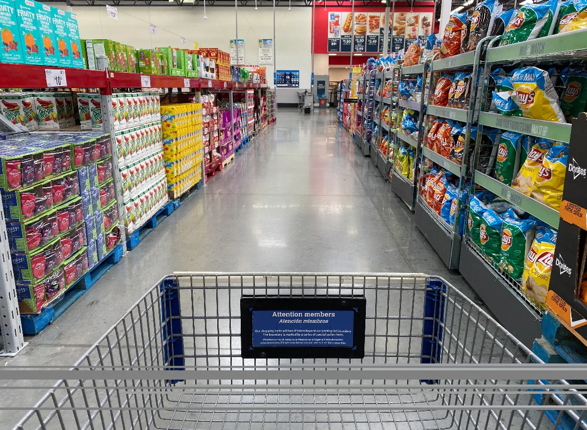 sams-club-snack-aisle.webp