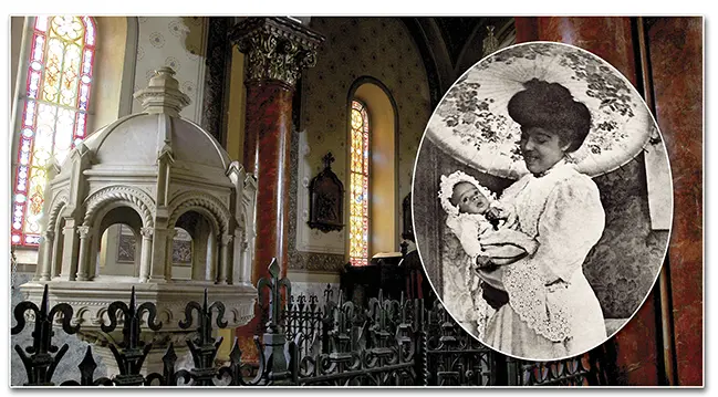 Battistero della Chiesa di Santa Cecilia, a San Paolo, dove il Dott. Plinio fu battezzato. In primo piano, Plinio tra le braccia di sua madre, Donna Lucilia