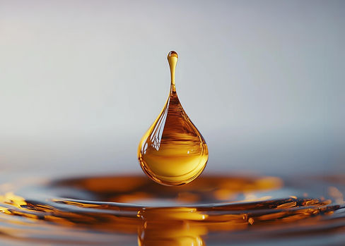 Bij Body Care voor Mannen in Amsterdam verzorgt een arganolie lichaamspakking mannen met een droge huid. Arganolie staat bekend om zijn hoge gehalte aan vitamine E, antioxidanten en essentiële vetzuren, die de huid diep voeden, beschermen tegen uitdroging en tekenen van veroudering helpen verminderen.