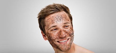 De huid vernieuwt zich continu, maar wanneer dode huidcellen zich ophopen kan de huid dof, schilferig en onrustig aanvoelen. De face & body scrub voor mannen bij Body Care voor Mannen in Amsterdam is speciaal ontwikkeld voor de dikkere en talgrijkere mannenhuid.