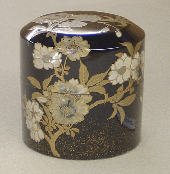 時代青貝桜蒔絵中次