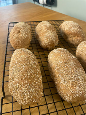 בואו נעשה לחמניות קלות (כ100 קלריות ללחמניה)