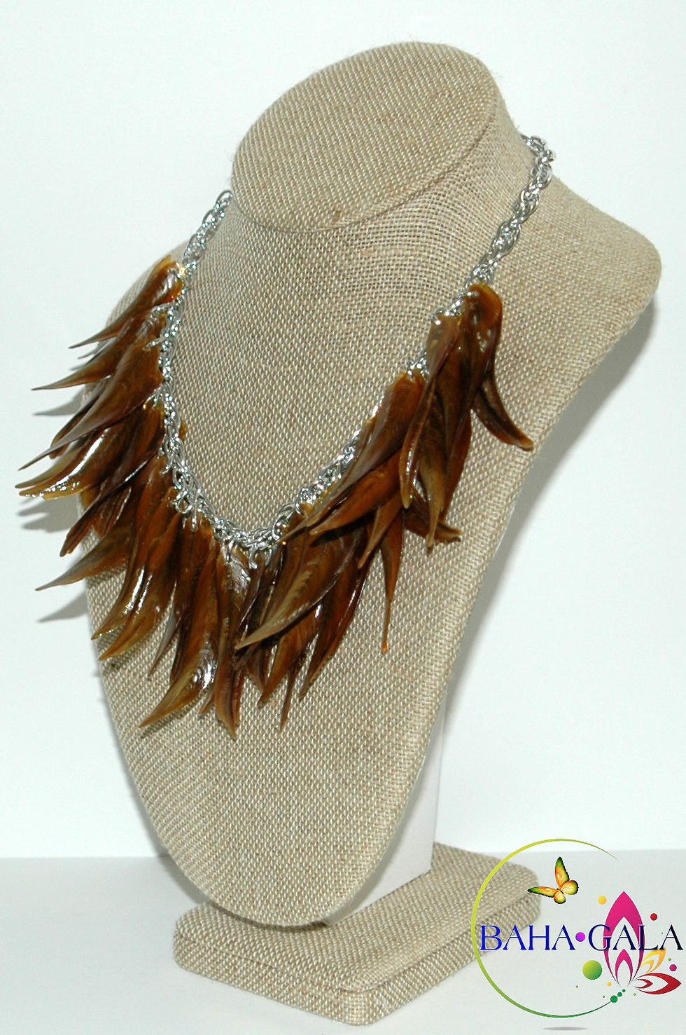 Thumbnail: Natural Conch Horns Necklace Set.