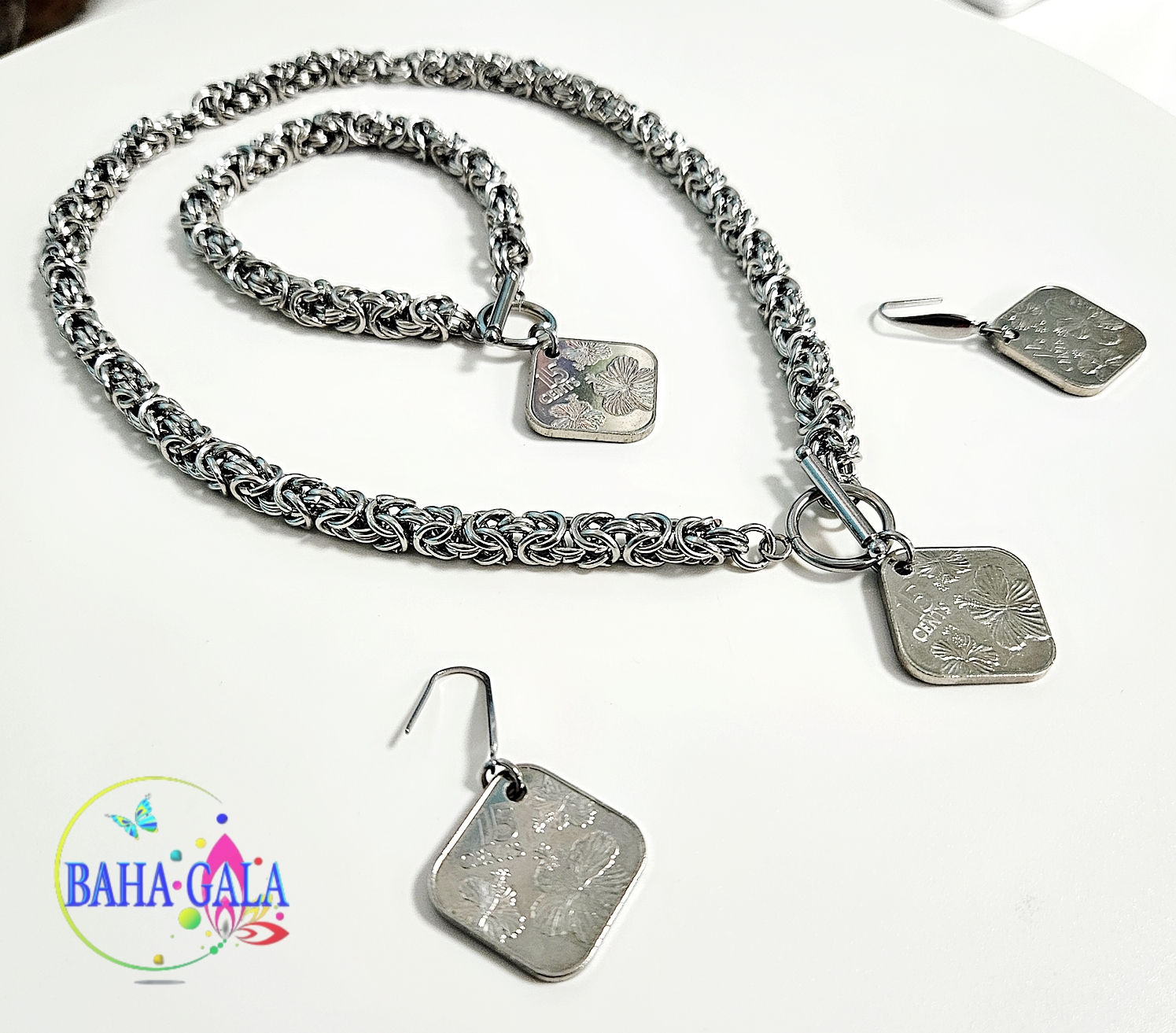 Elegant 3-Piece Stainless Steel Necklace Set.