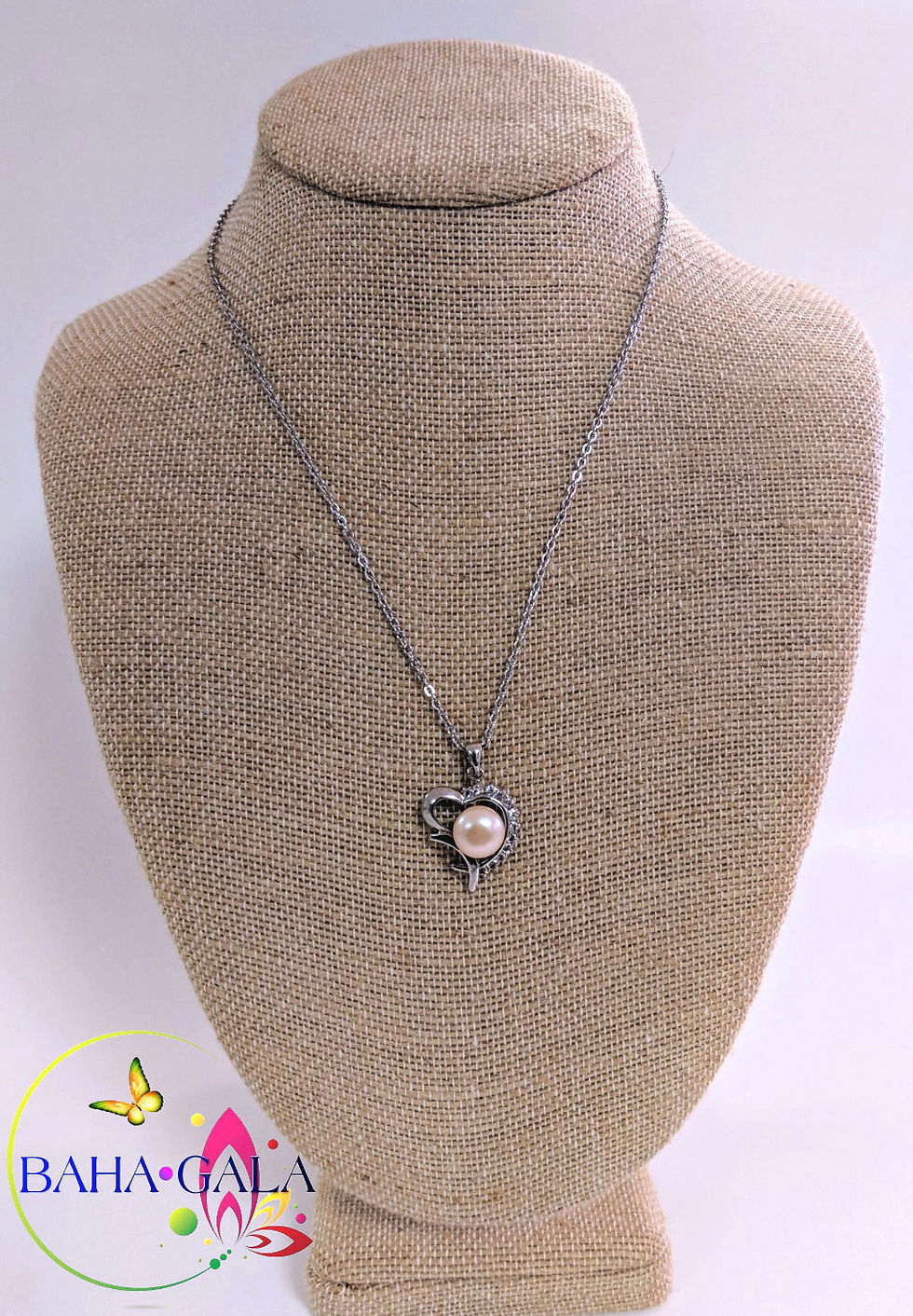 Thumbnail: Elegant Freshwater Pearl Heart Pendant Set.