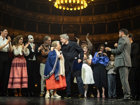 El Fantasma de la Ópera celebra 100 funciones triunfales en el Teatro de los Insurgentes con Miguel Bosé como padrino.