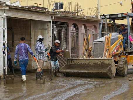 Junior H impulsa Brigadas Sad Boys en Poza Rica para apoyar a familias afectadas por las inundaciones.