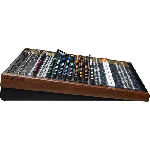 الصورة المصغرة: Tascam Model 24:Hybrid 24Channel Mixer Multitrack Recorder+USB Audio Interface
