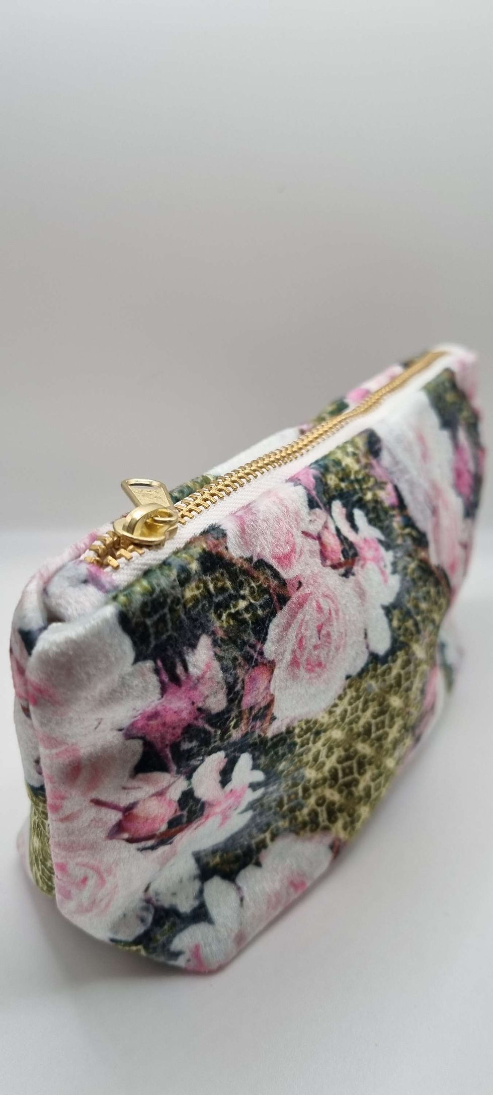 Thumbnail: Rose trellis velvet cosmetic purse