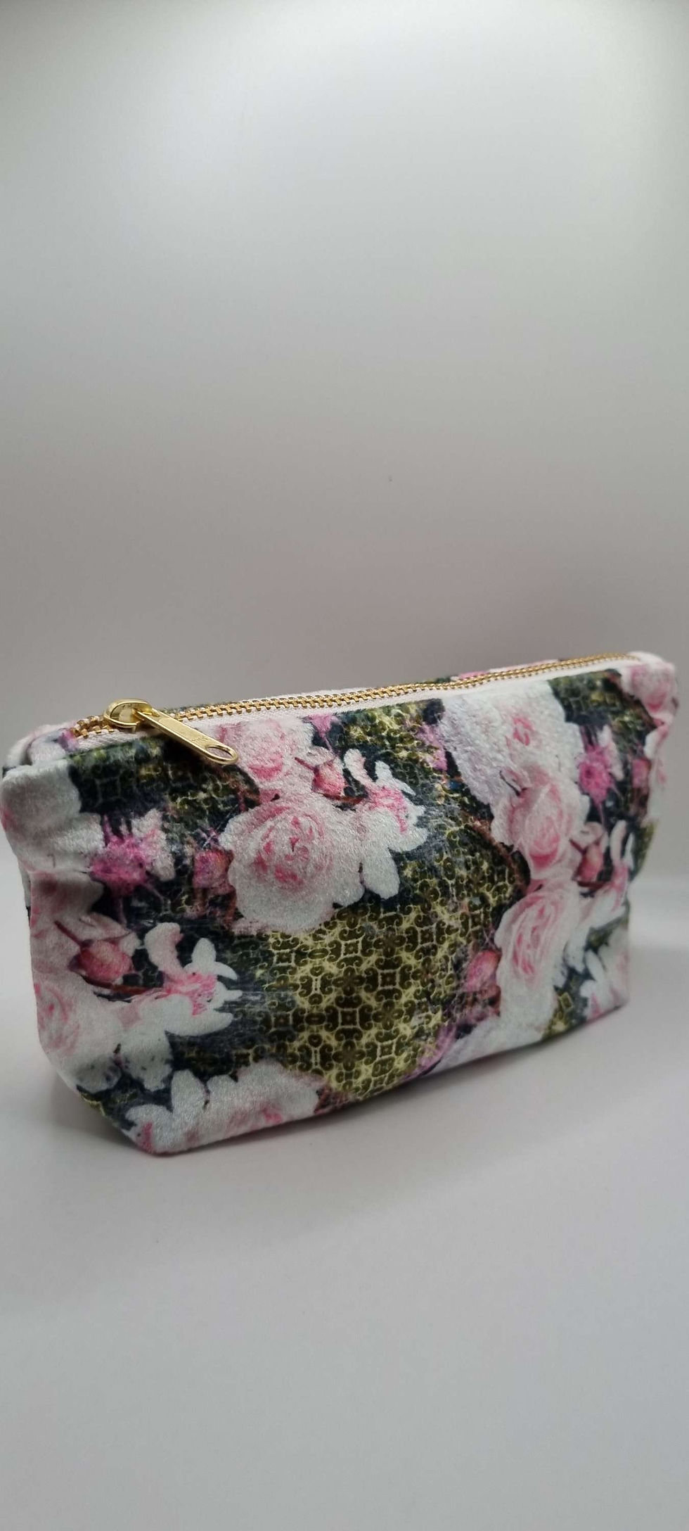 Thumbnail: Rose trellis velvet cosmetic purse