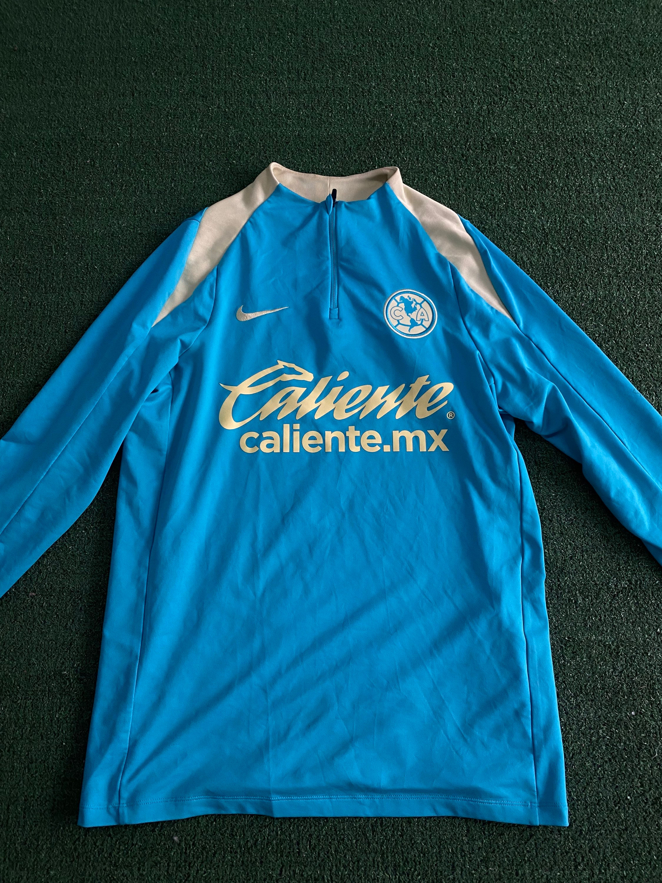 Medio cierre de entrenamiento club America Utileria 