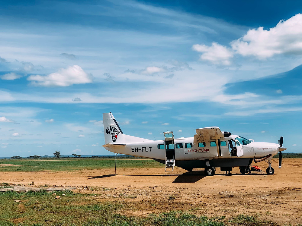 Waiting for some passengers at Seronera Airstrip