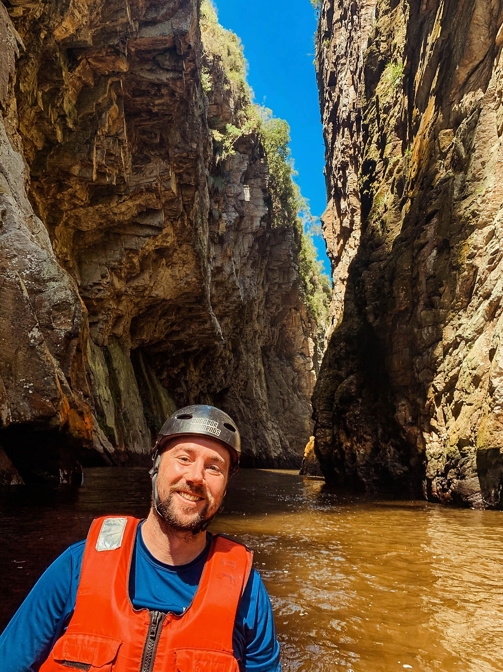 Kayaking up the Stormsrivier gorge