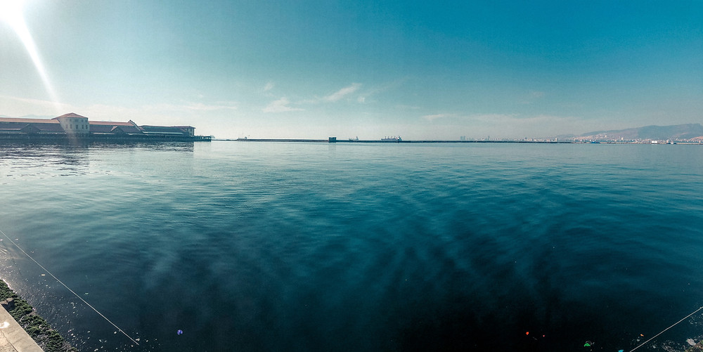 Izmir's bay - why wouldn't you use ferries?