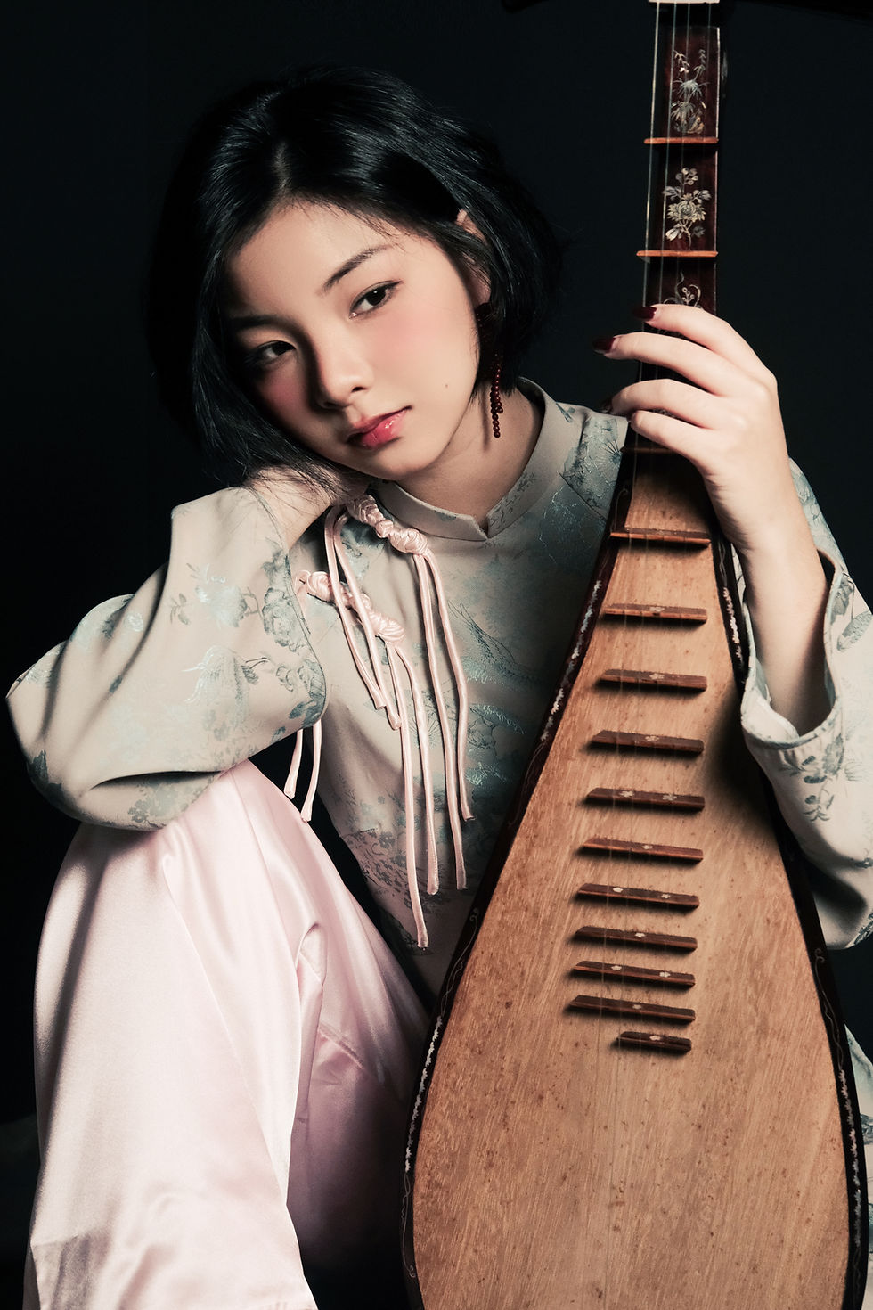 Thumbnail: Áo dài Gấm