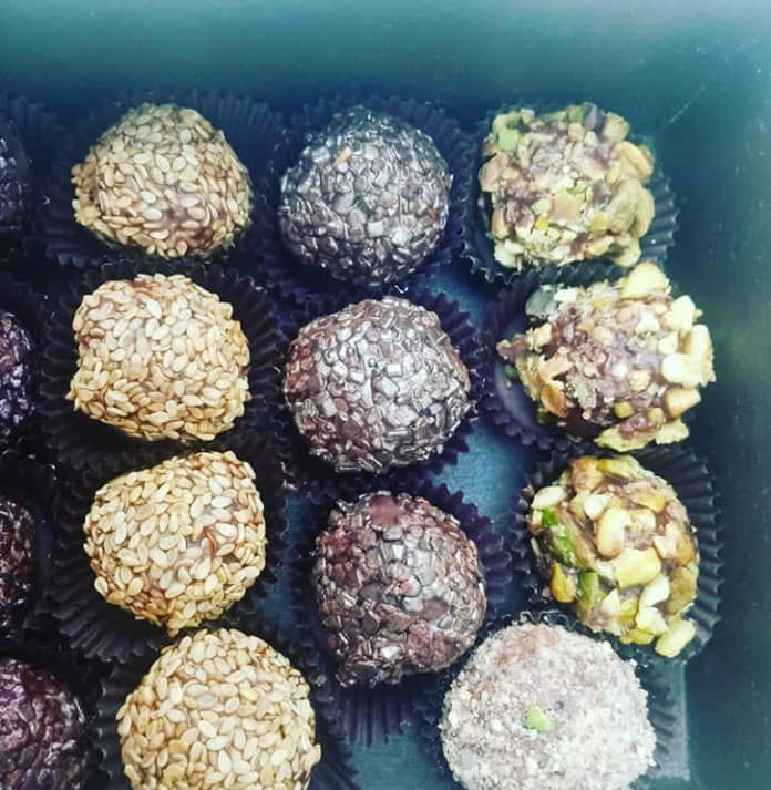 Boules Ramadanesques Royale (Farcies aux Amandes et pistaches)