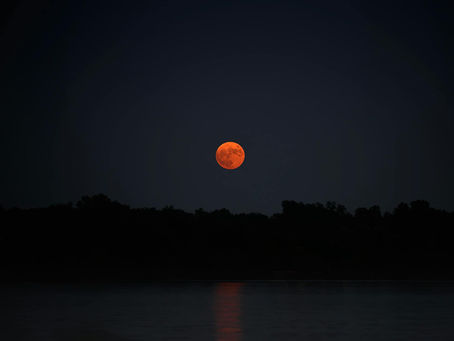 Moon Cycles and Emotional Sensitivity: Energy Healing Guide