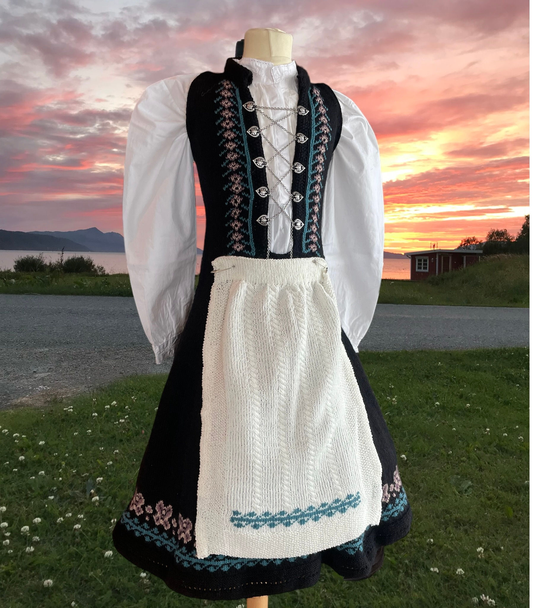 Festdrakten til jente