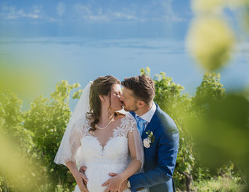Séance photo de mariage dans les vignes du Lavaux en Suisse