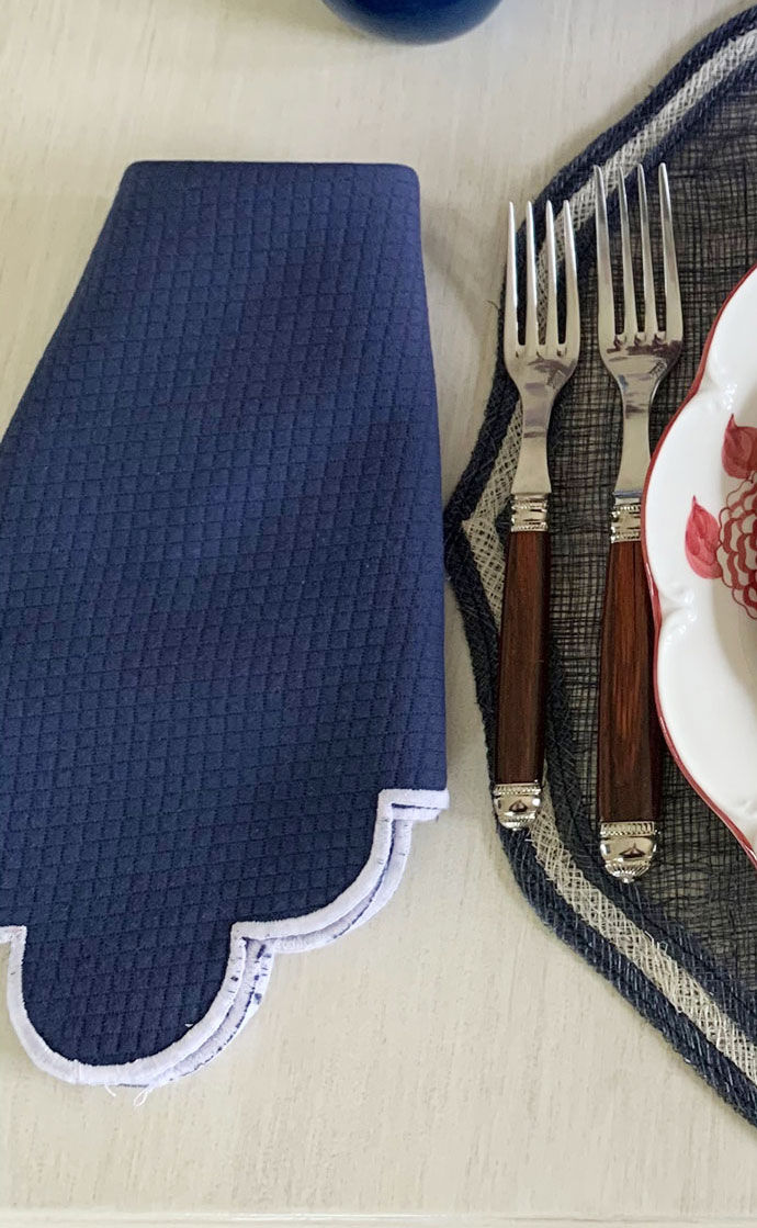 Matouk-Navy-and-White-Napkin
