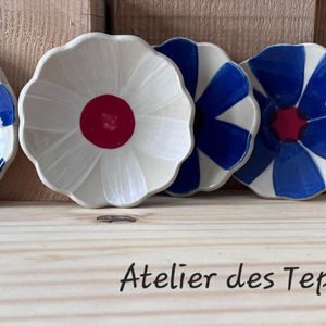 sous coupe , idéal pour poser sachet de thé ou poser un bijou 