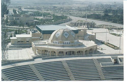 ورزشگاه باستانی و نمای از داخل آن