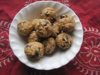 4 Ingredient Peanut Butter Energy Balls