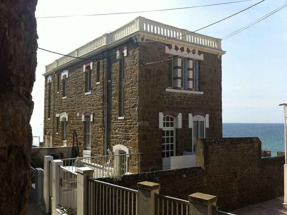 La_maison_vue_de_l'arrière_(2)