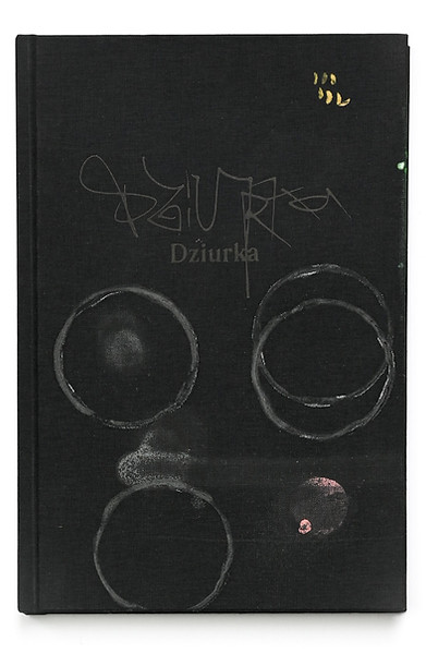 Dziurka_Boilek_Buchdeckel_edited.jpg