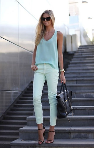 look-monocromatico-verde-pastel