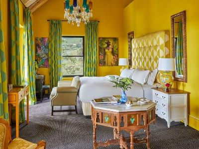 Thumbnail: An Elegant Vineyard Escape in the Heart of Franschhoek