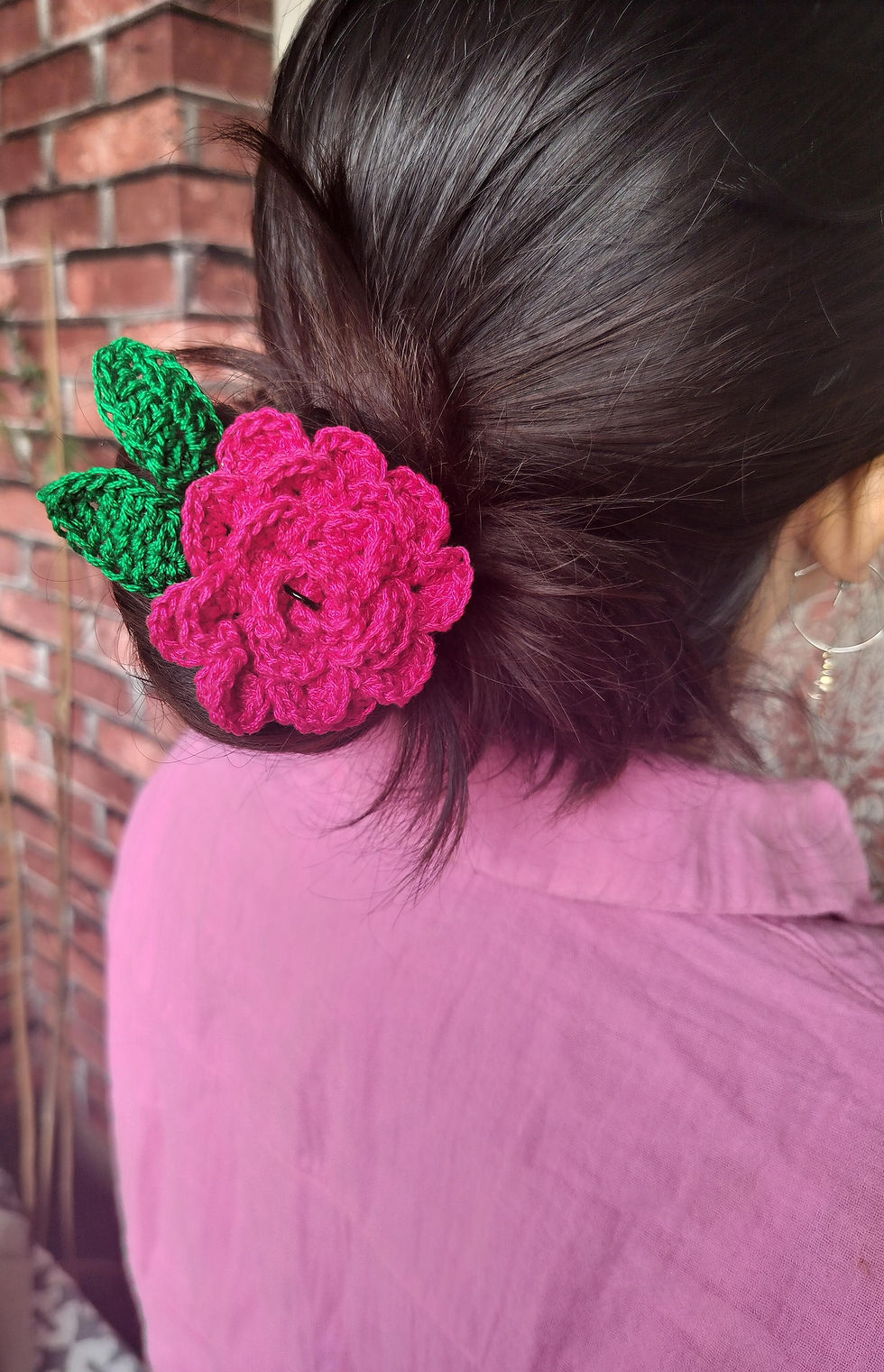 🌹 Crochet Rose Juda Pin – A Handmade Floral Statement for Timeless Elegance