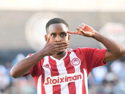 Grèce : grâce à Bakambu, l'Olympiacos s'impose et se maintient à la deuxième place du championnat
