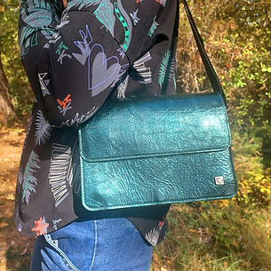 sac à bandoulière fait main en cuir vert