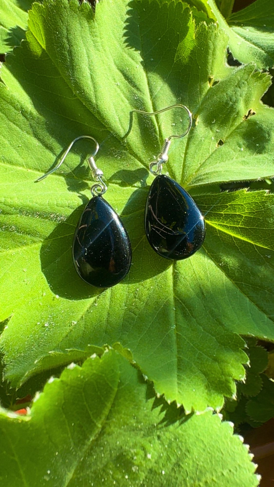Ohrhänger mit schwarzem Onyx – Tropfenform