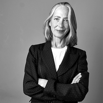 Dr Shelley James pic_edited.png