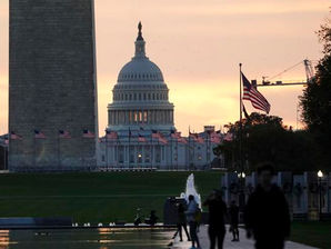 Republicanos culpan a los demócratas del cierre de Gobierno y estos dicen que no cederán